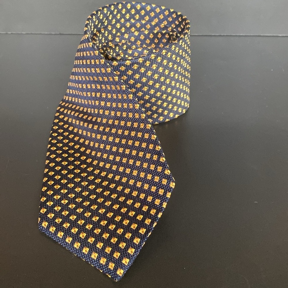 Hilditch & Key Saks Fifth Avenue Classic Silk Tie Made In England Navy Gold Geo — image 3 of 5